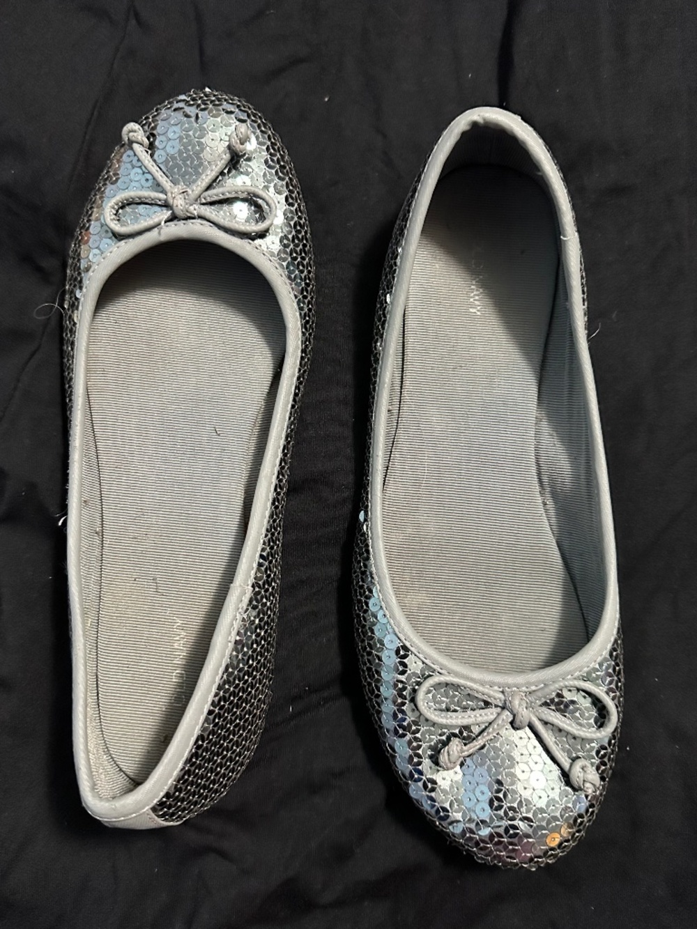 Old Navy Silver Sequin Ballet Flats Size 9 Bow Sparkle